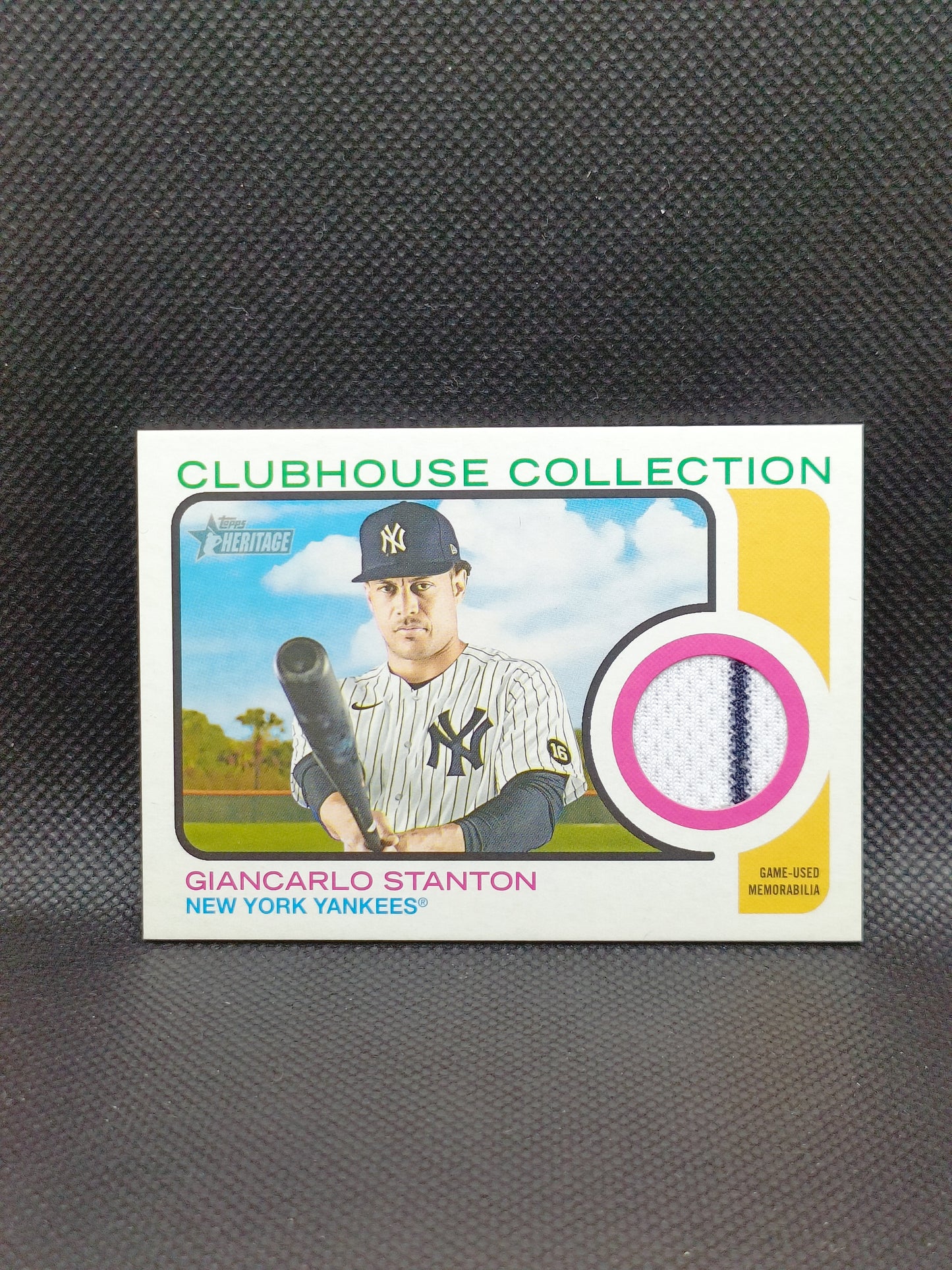 Giancarlo Stanton - 2022 Topps Heritage Clubhouse Collection Relic - New York Yankees
